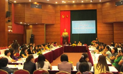 Female NA deputies' get-together   - ảnh 1